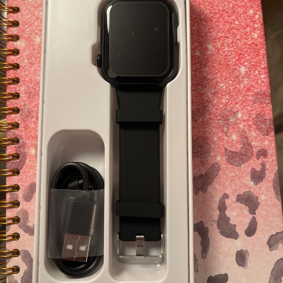 NIB Smartwatch - Picture 5 of 6